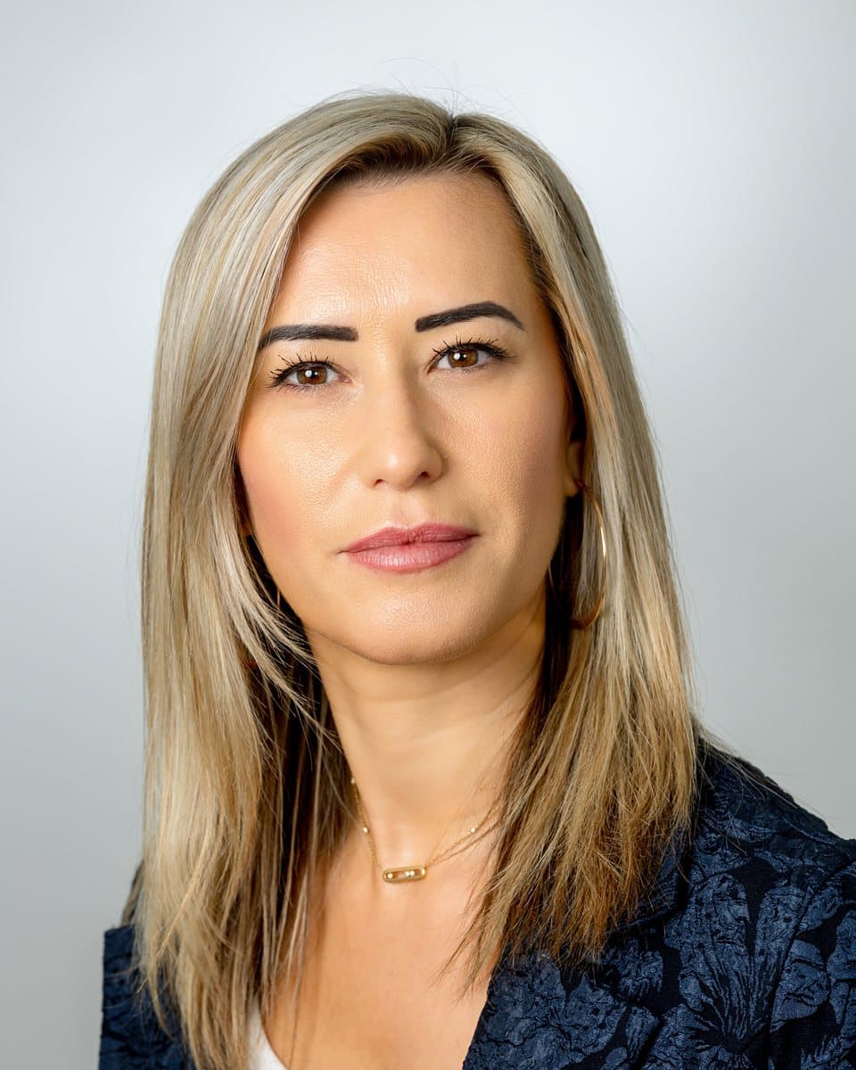Portrait de Me Justine Giard, avocate au barreau de Pau
