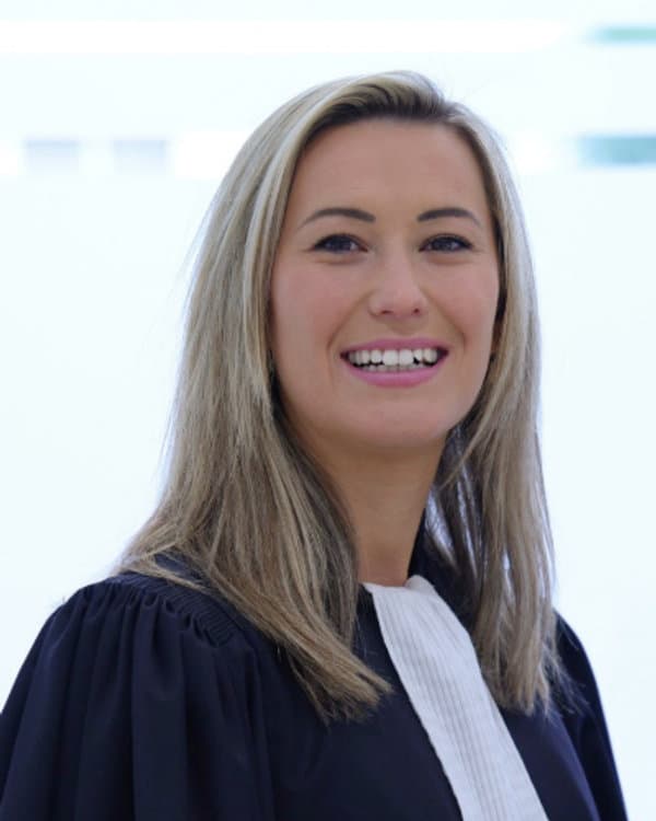 Portrait de Me Justine Giard